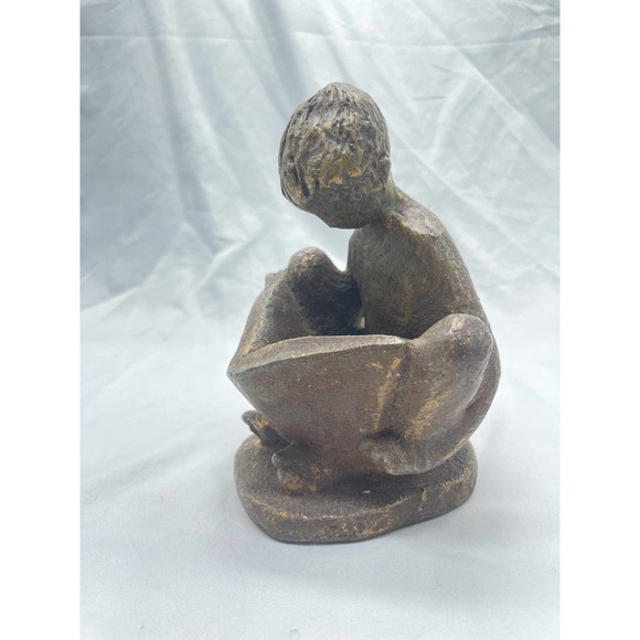 VTG Austin Productions reading boy sculpture - Picture 8 of 10